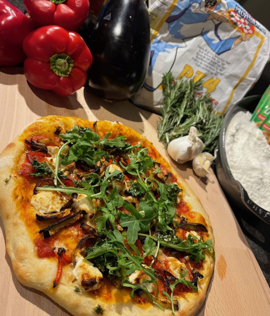 Inspiratiehuis - recept - Pizza met geroosterde aubergine en paprika
