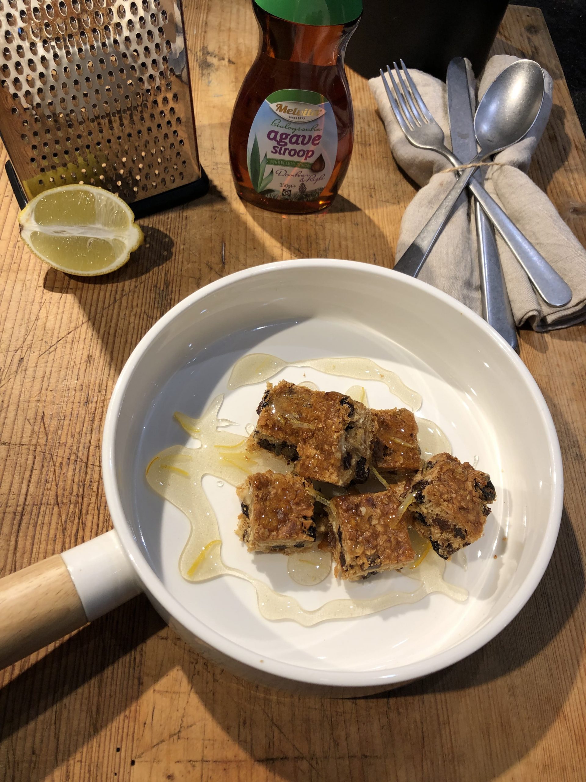 Mueslitaart met gedroogd fruit en lemon glaze recept Inspiratiehuis 2020