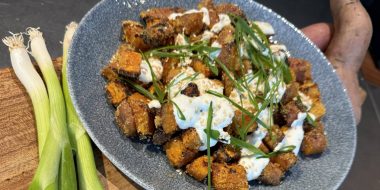Geroosterde zoete aardappel met miso en crème fraîche met mierikswortel - recept