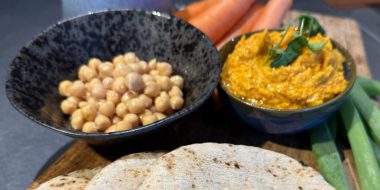 Wortel dip met eigen gemaakte pita's - recept