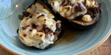 Papoutsakia met feta béchamel